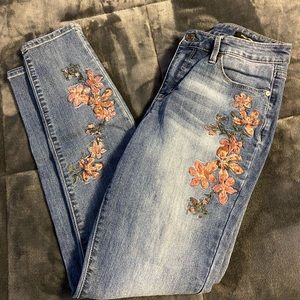 Nine West floral embroidery jeans